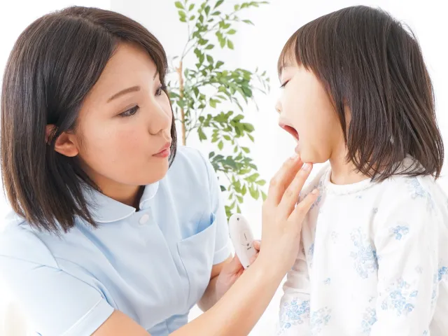 診療中の子ども